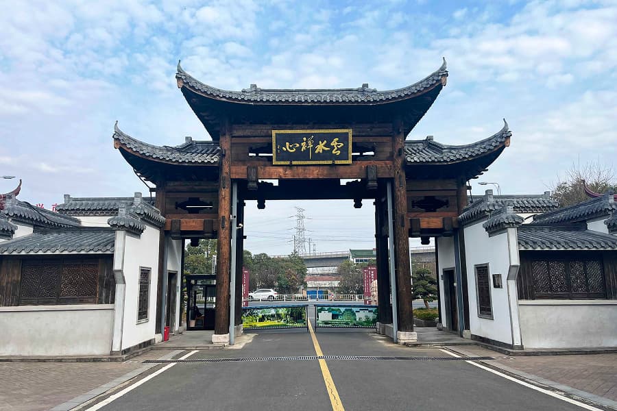 龙墅公墓大门图